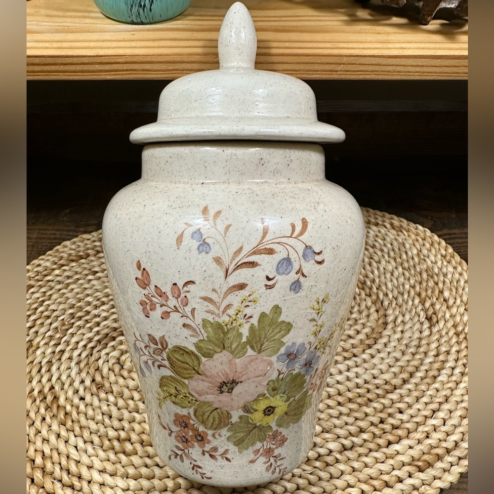 Vintage Speckled tan cream beige Floral Ceramic Ginger Jar Lidded Vase Urn